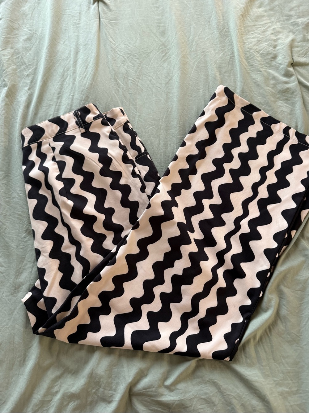 SHEIN Black & White Wavy Stripe Wide-Leg Pants